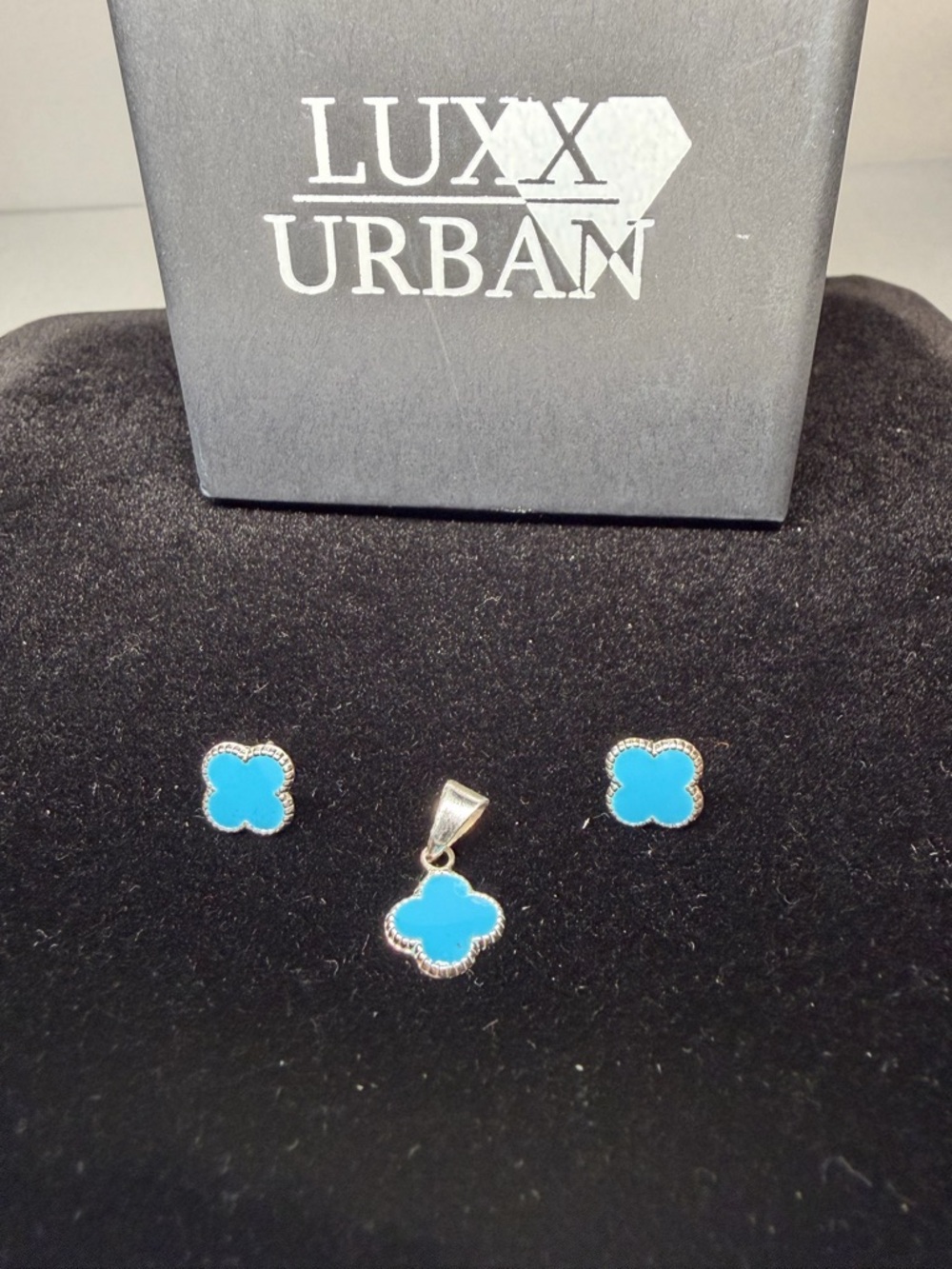 Taxco Silver .925 Turqoise Clover Pendant & Stud Earrings Set